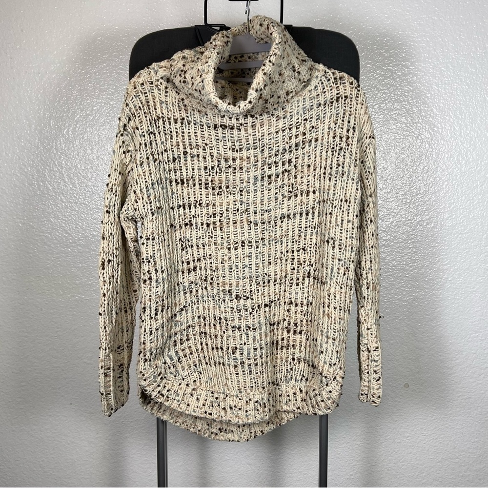 Jessica Simpson Speckled Cream Turtleneck Sweater‎